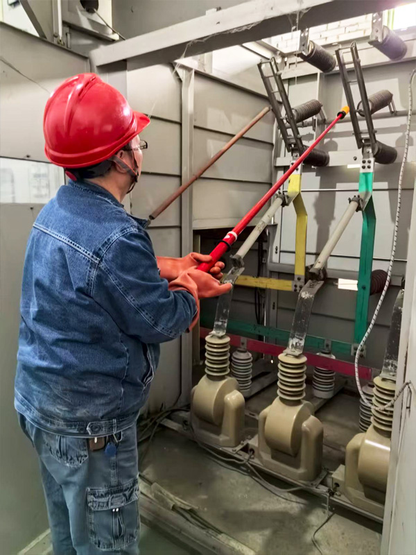 洛阳阿尔法无功补偿装置施工现场